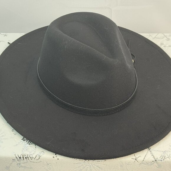 Witchwood Lily of the Valley Hat - Picture 2 of 5